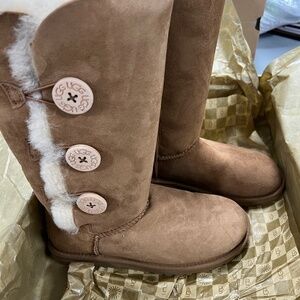 Women Ugg Bailey Button Triplet Boots